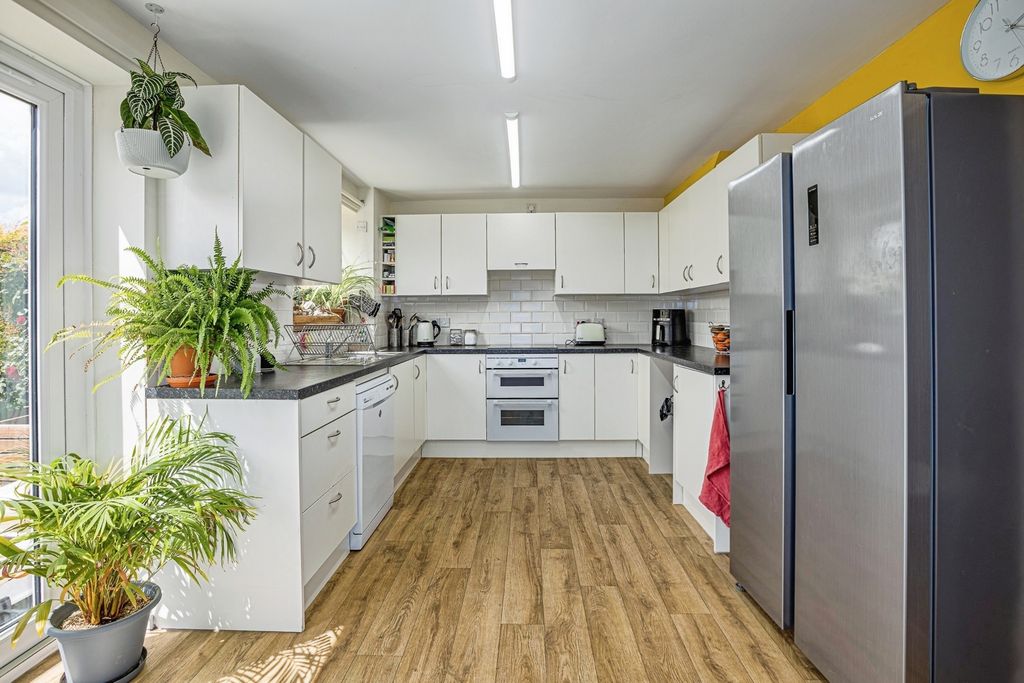 Property photo 2 of 14 Dining Kitchen