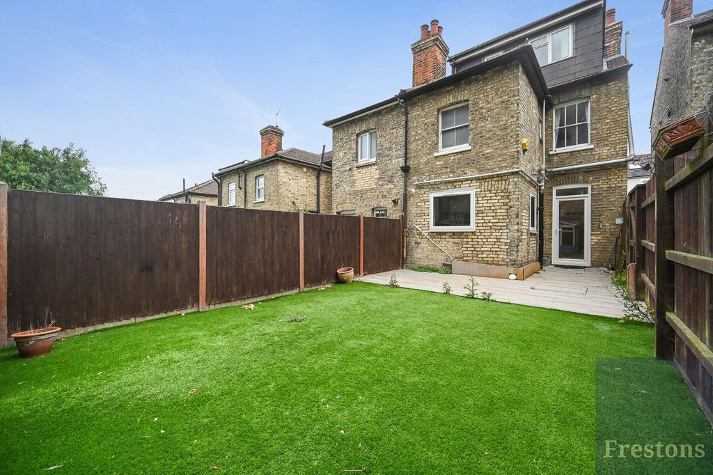Property photo 2 of 12