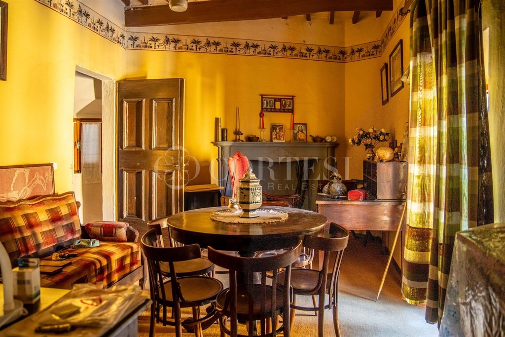 Property photo 1 of 45 Historical Palace From 1497 In The Heart Of A Small Village With A Large Private Garden, San Giustino, Umbria.
