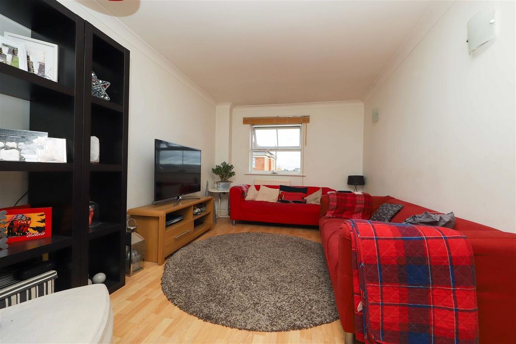 Property photo 2 of 7 Lounge