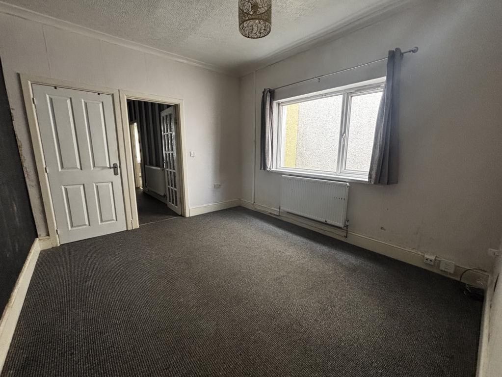 Property photo 3 of 8 Dining Room