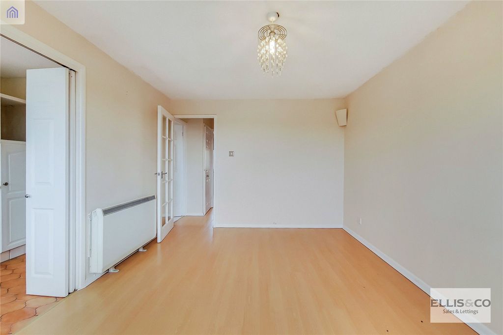 Property photo 3 of 10 Picture No. 07