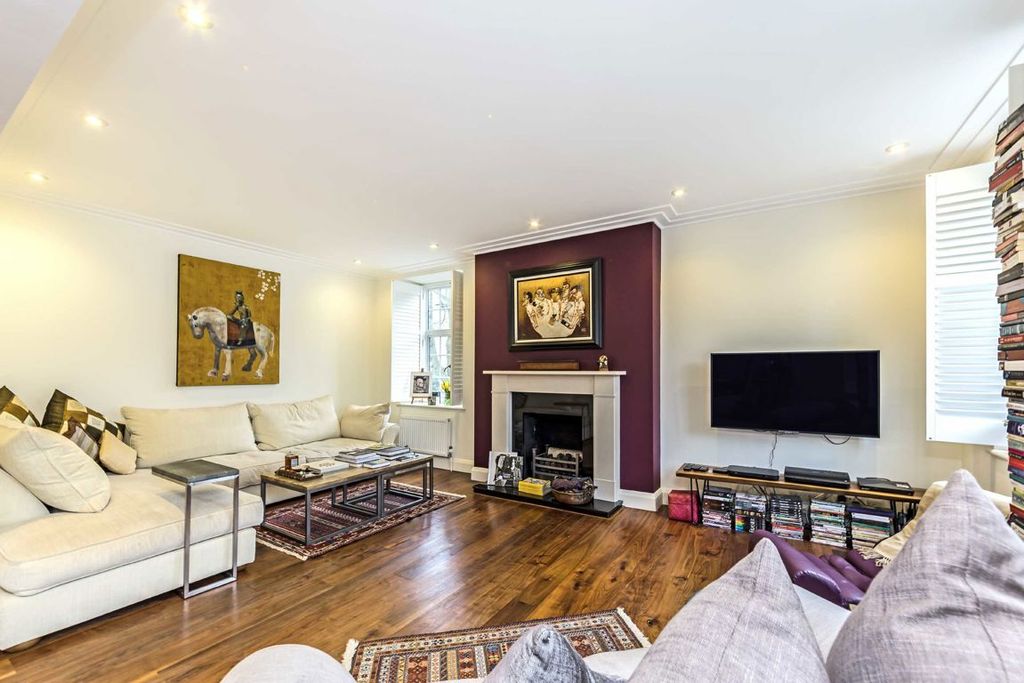 Property photo 2 of 8