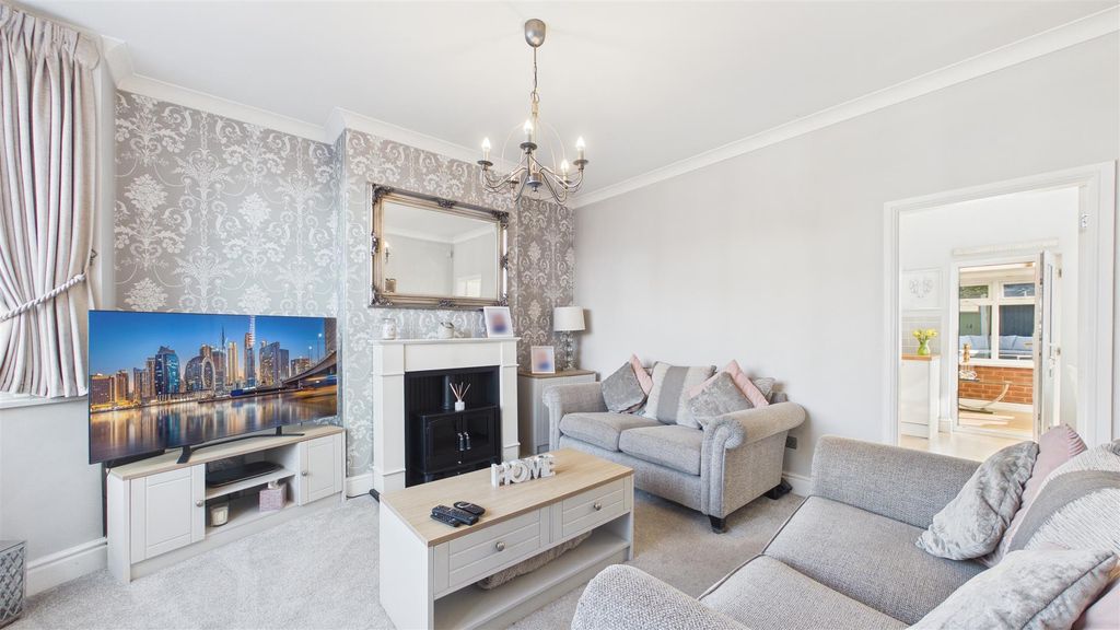 Property photo 3 of 19 Cam05101G0-Pr0140-Still005.Jpg