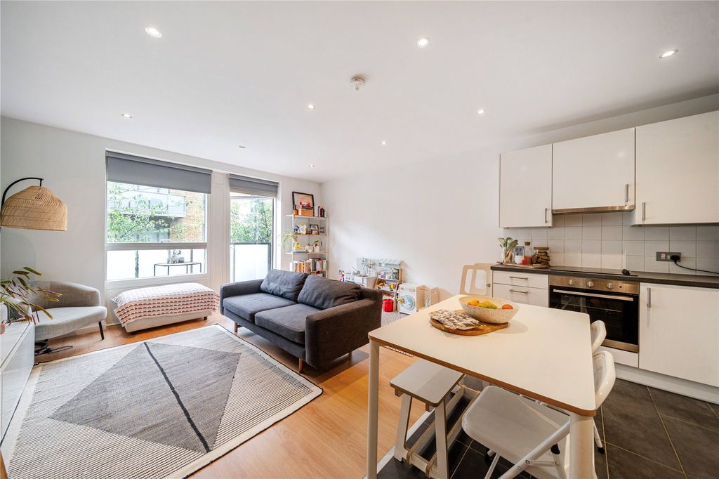 Property photo 1 of 17 Picture No. 27