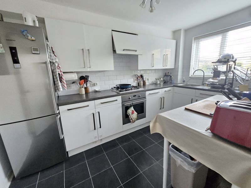 Property photo 3 of 12 Photo 6