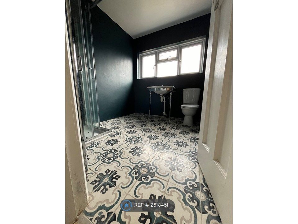 Property photo 2 of 5 Bathroom
