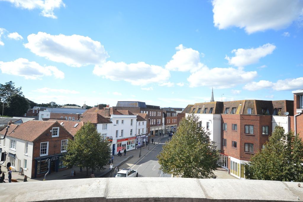 Property photo 2 of 8 (Main)