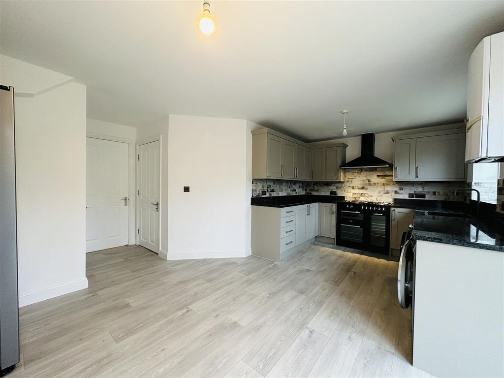 Property photo 2 of 19 Kitchen Diner