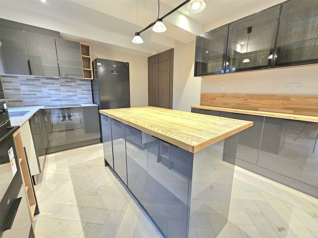 Property photo 2 of 20 Picture No. 02