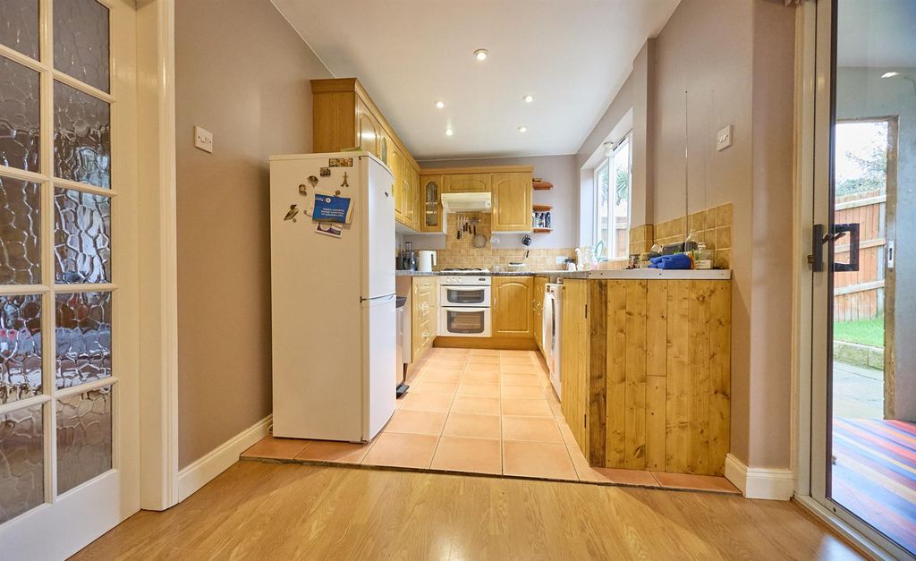 Property photo 3 of 8 Earl Street Es 5.Jpg