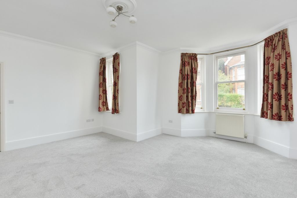 Property photo 3 of 16 3713024