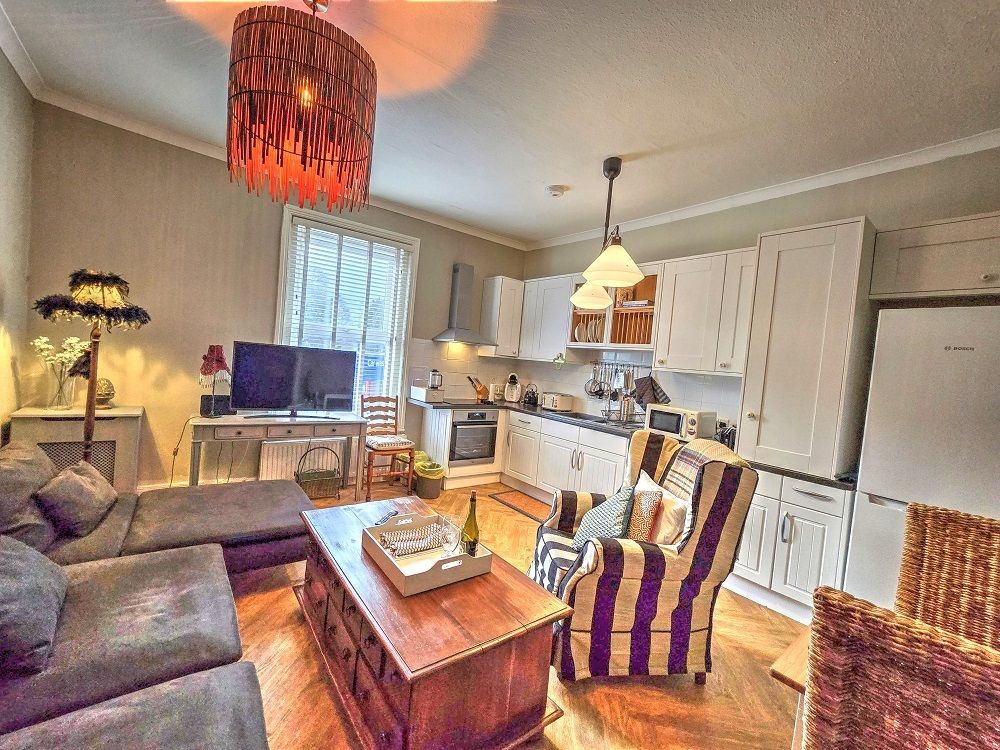 Property photo 2 of 11 Lounge Kitchen_1