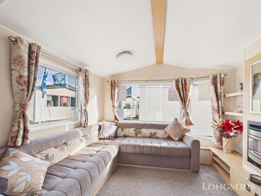 Property photo 2 of 13 Cam02173G0 Pr0352 Still029