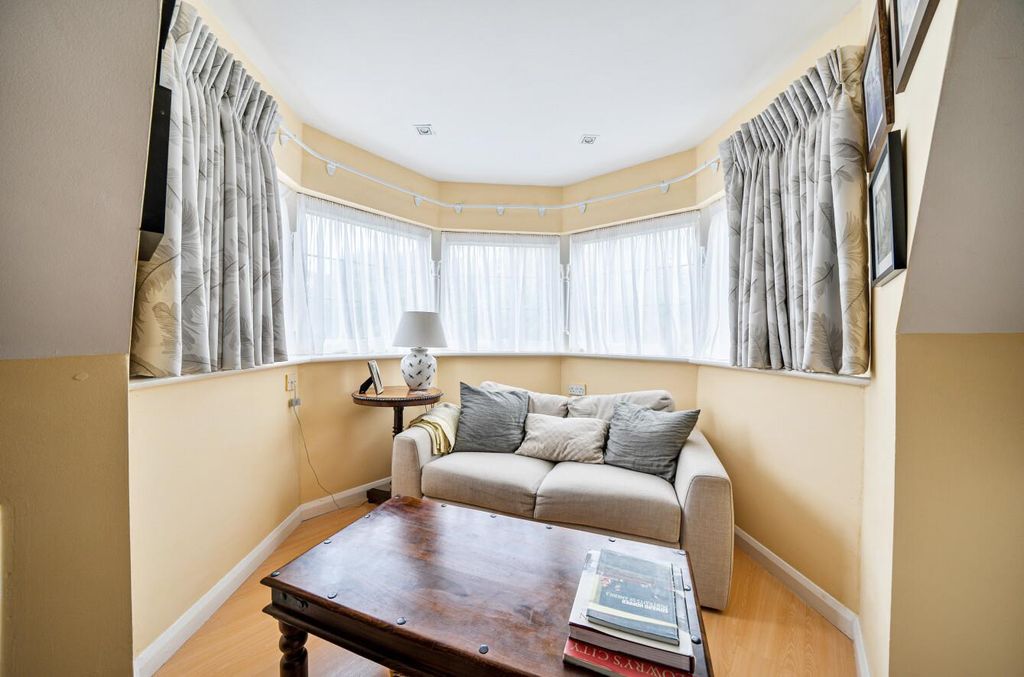 Property photo 3 of 9 Davidson Frost-Wellings, Dfw, Stanmore, Stanmore H