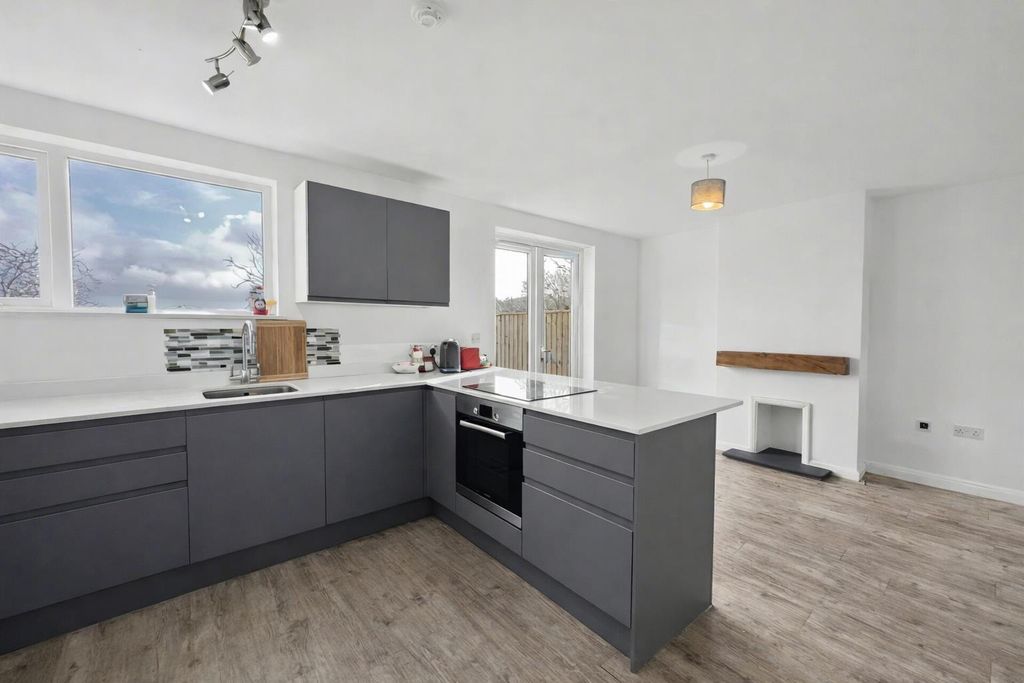 Property photo 2 of 13 Kitchen