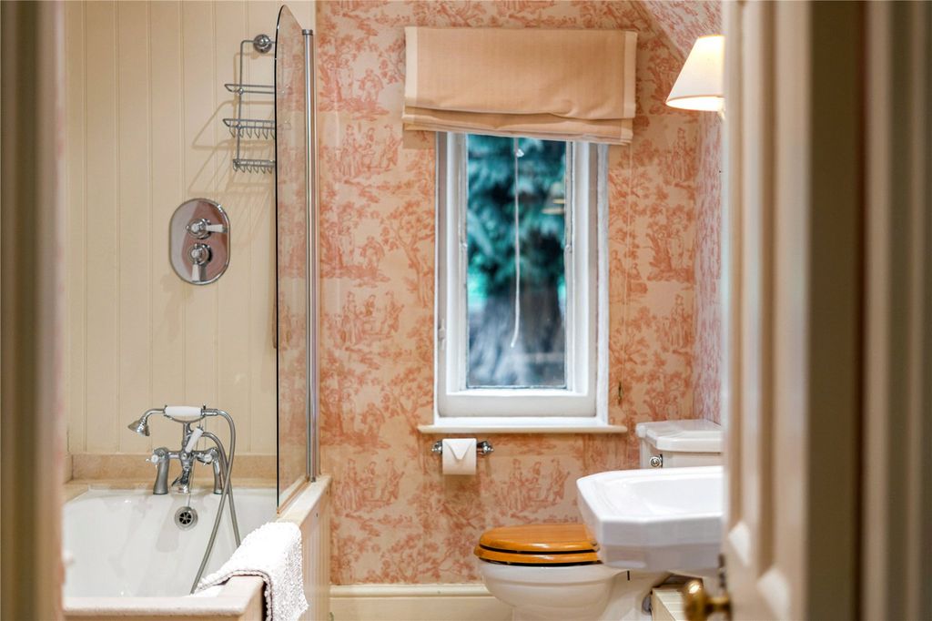 Additional image 61 of 9 bed detached house to rentColn St. Aldwyns, Cirencester, Gloucestershire GL7