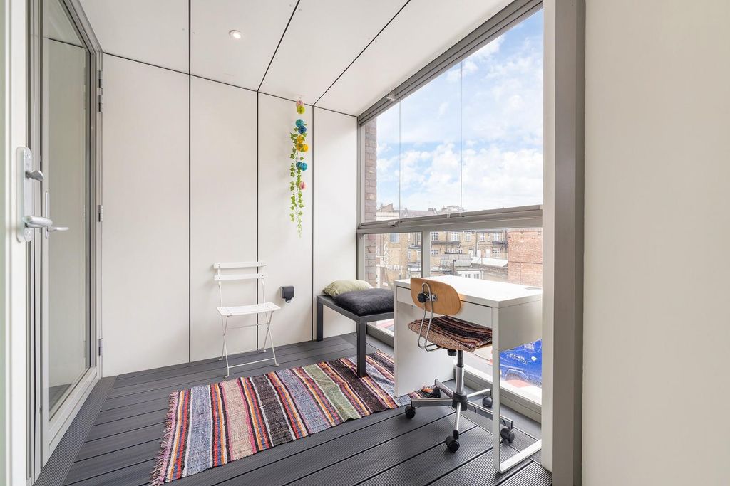 Property photo 2 of 11 Winter Garden (1).Jpg