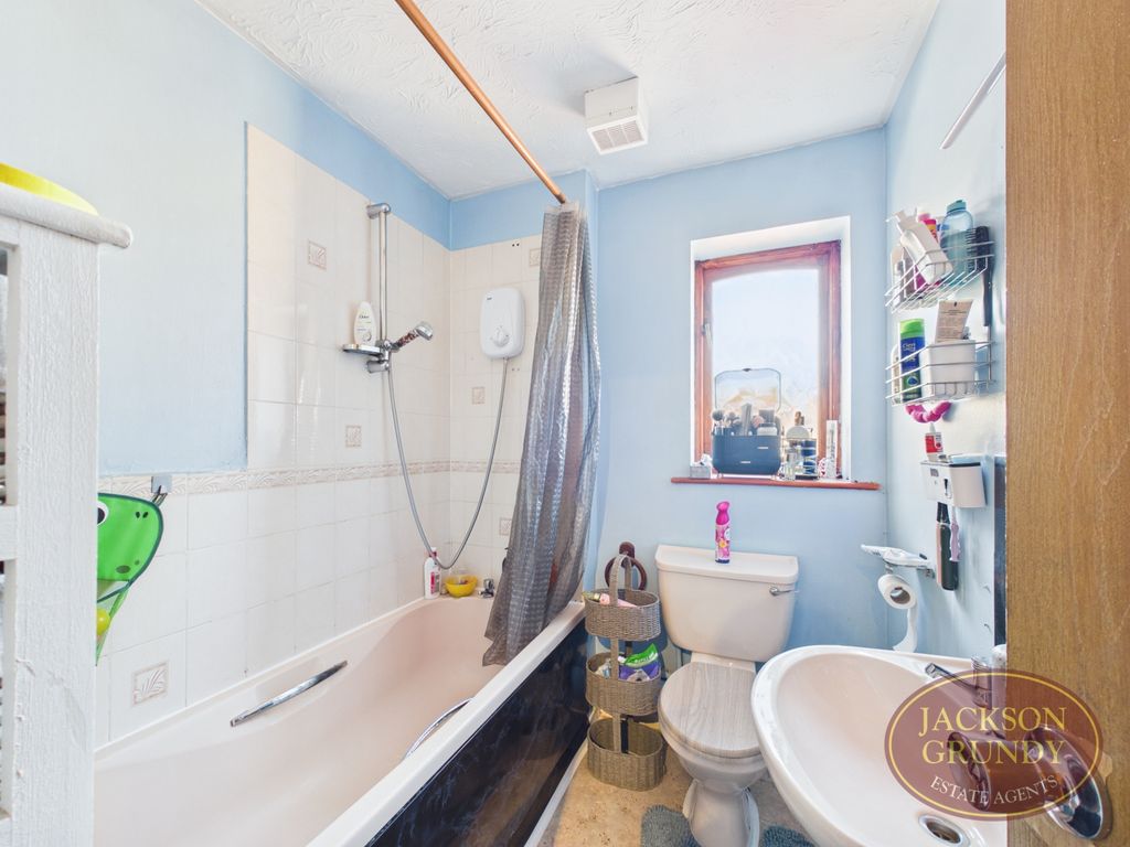 Property photo 3 of 4 Woodpecker Way