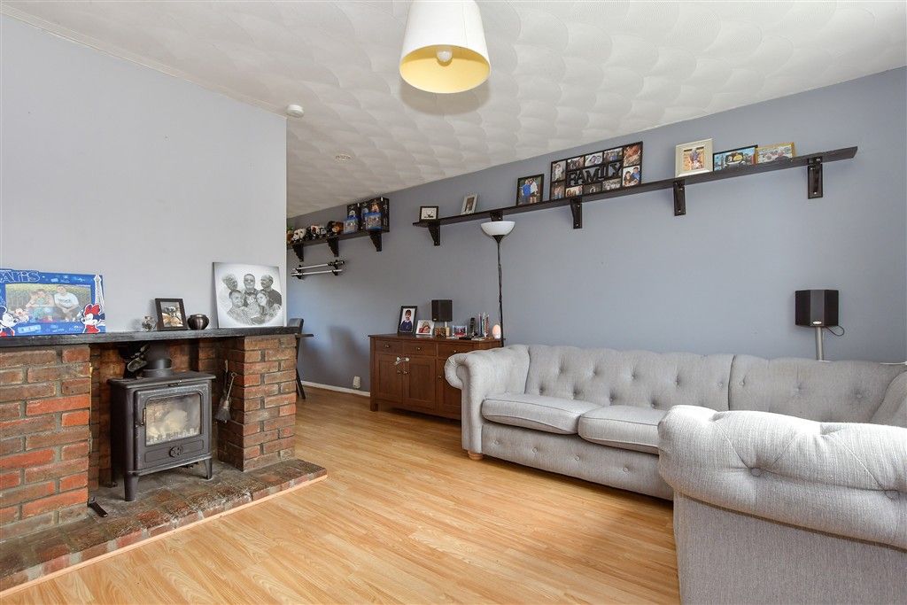 Property photo 2 of 16 Lounge