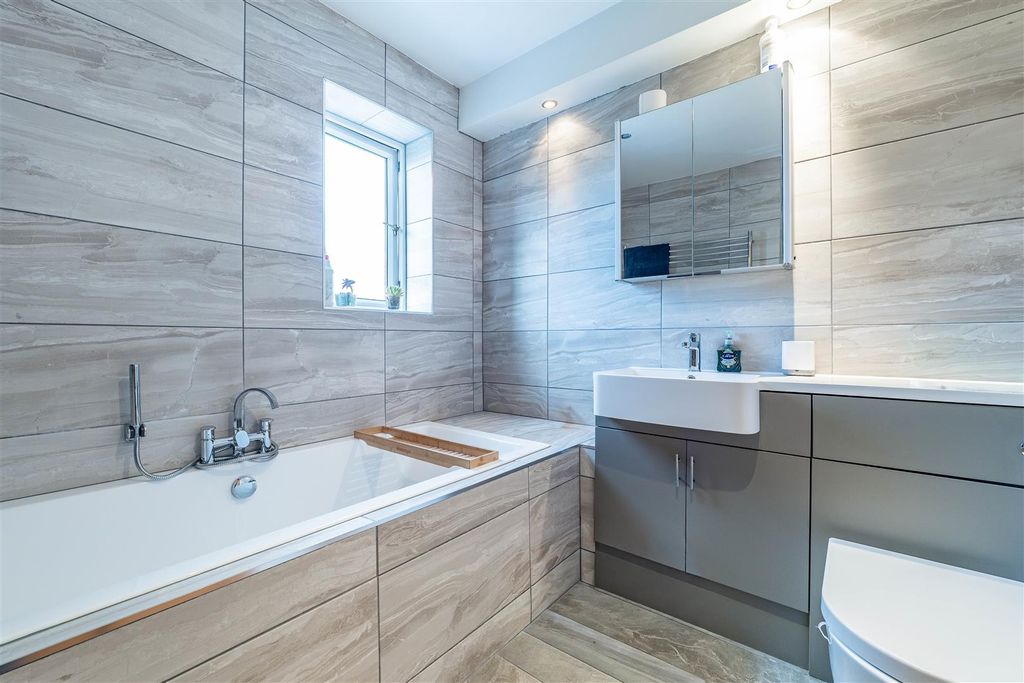 Property photo 3 of 35 Family Bathroom