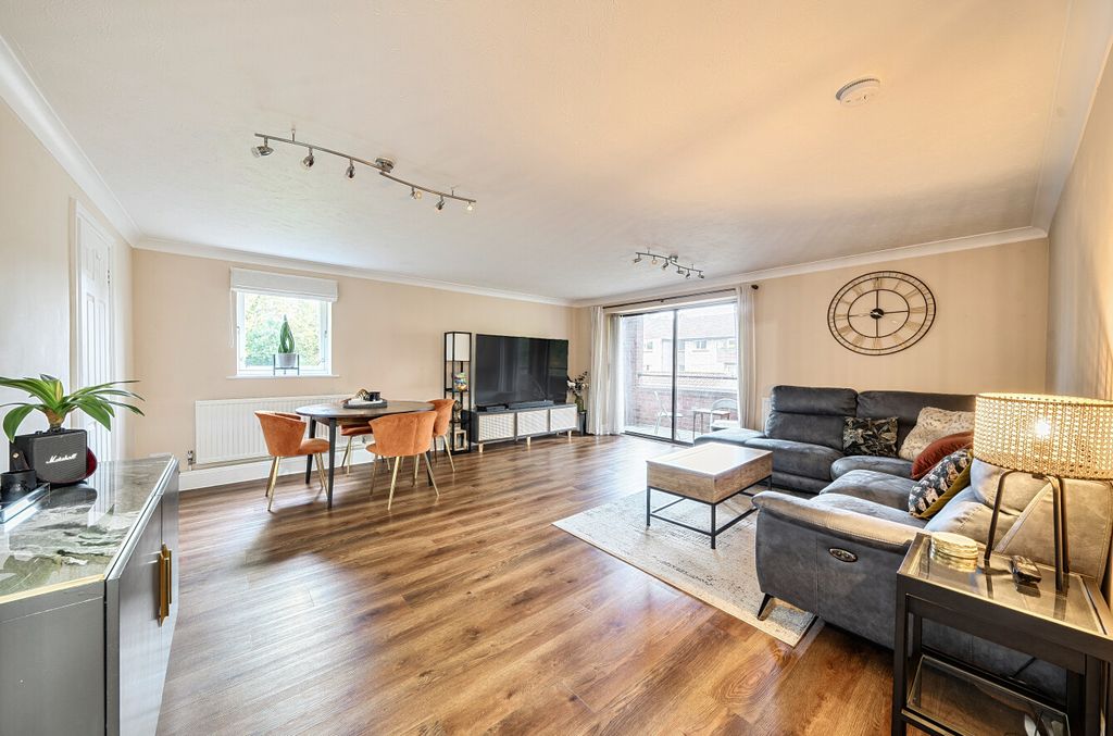 Property photo 2 of 19