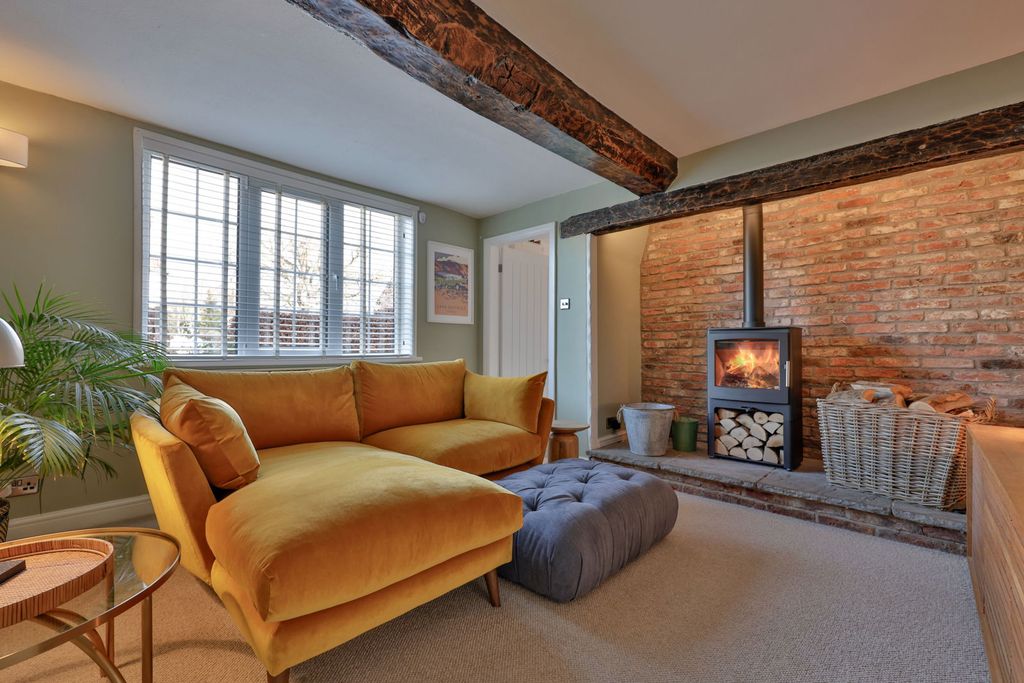 Property photo 2 of 40