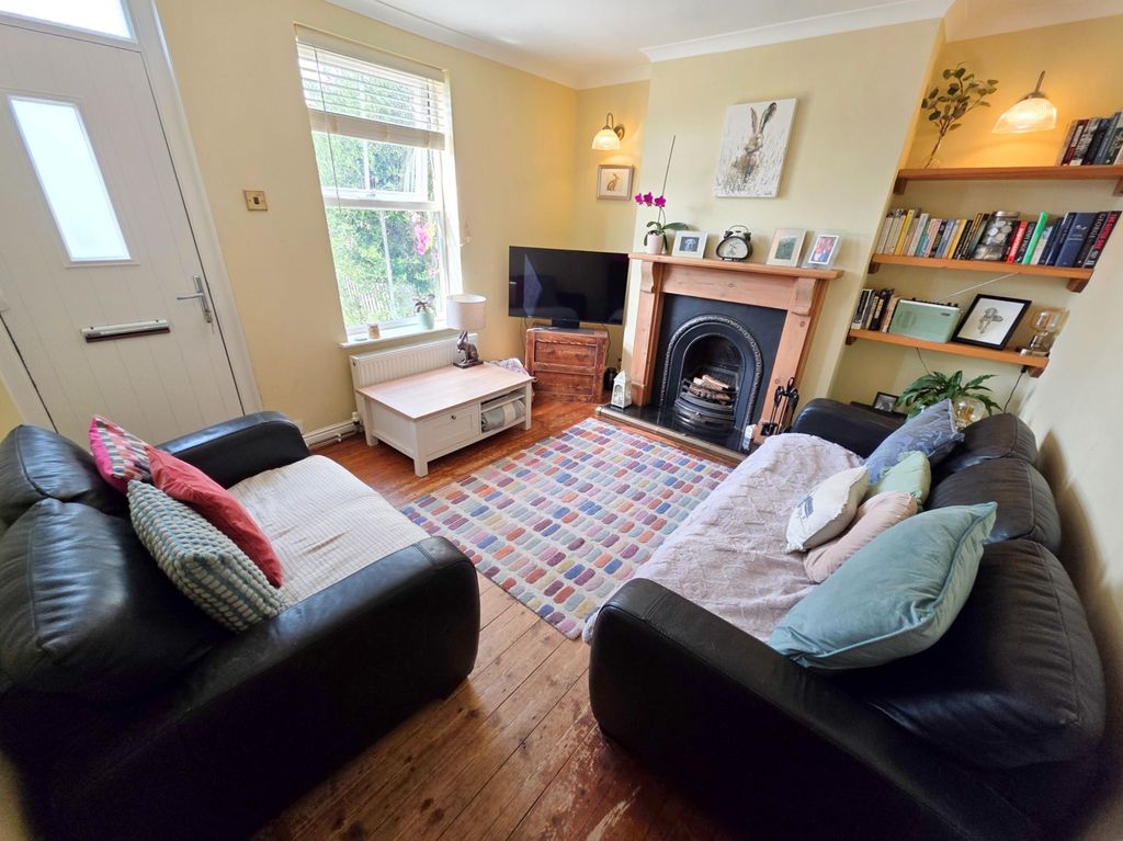 Property photo 2 of 19