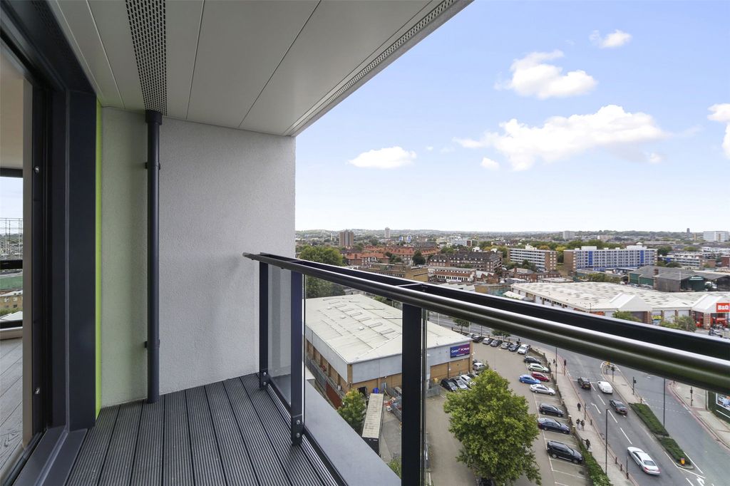 Property photo 3 of 16 Picture No. 15