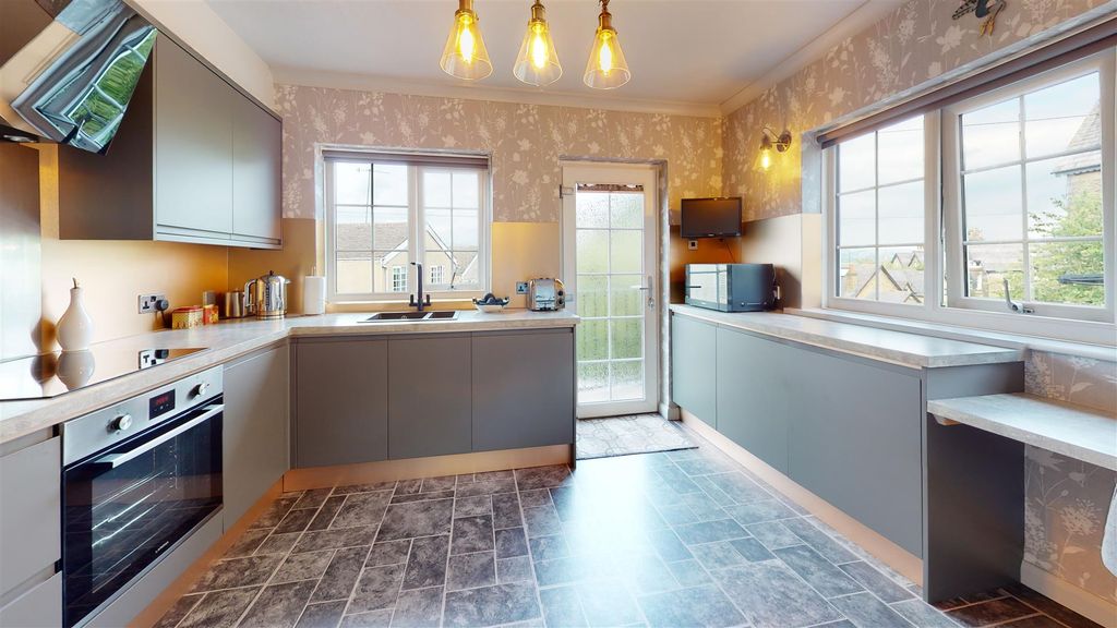 Property photo 3 of 23 Parish-Ghyll-Kitchen.Jpg