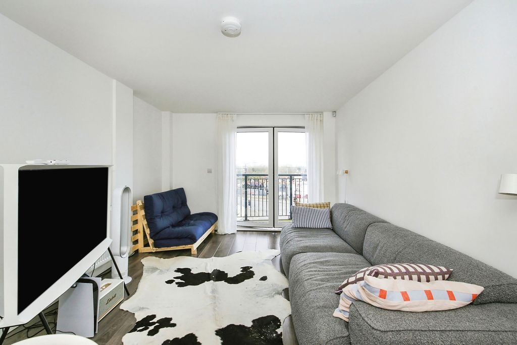 Property photo 3 of 15