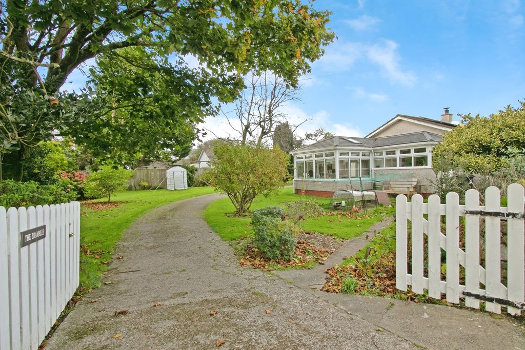 Property photo 1 of 15 Rear Drive & Garden