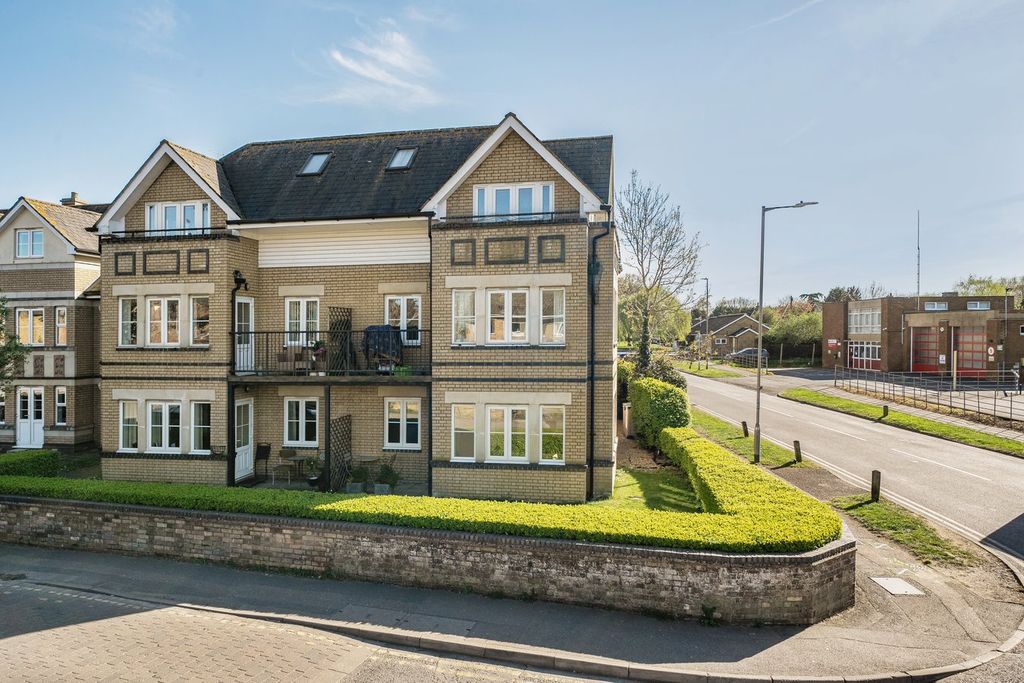 Property photo 1 of 18