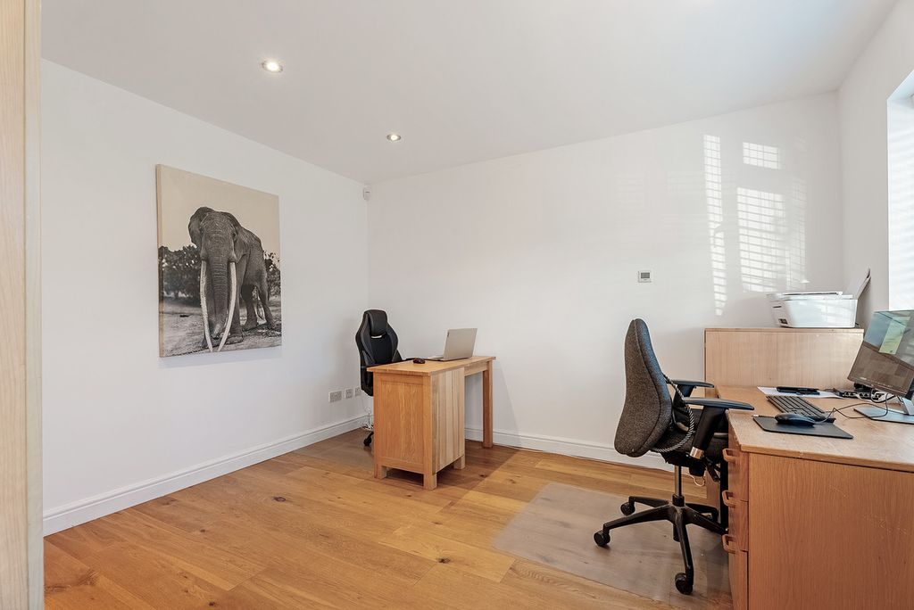 Additional image 33 of 6 bed detached house for salePine Grove, Brookmans Park AL9