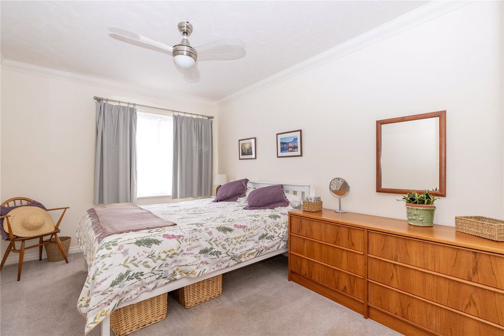 Property photo 2 of 24 Picture No. 05
