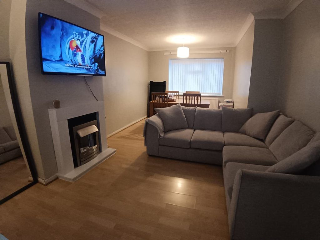 Property photo 2 of 7 Living Room