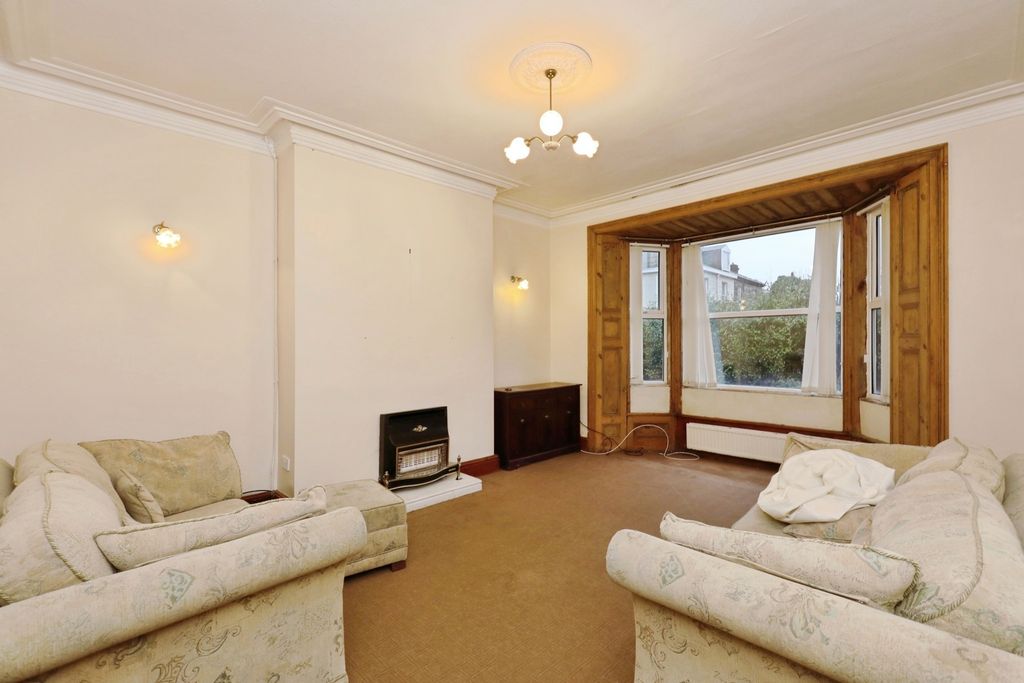 Property photo 3 of 25 Pbox-Img.Jpg