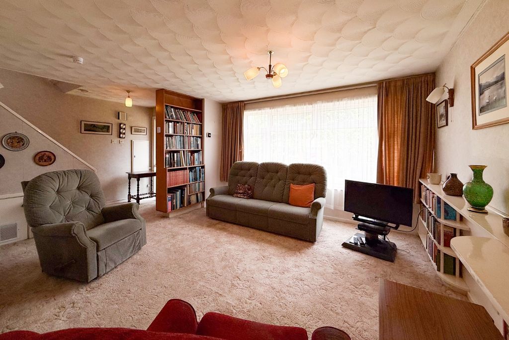 Property photo 3 of 15 4974084