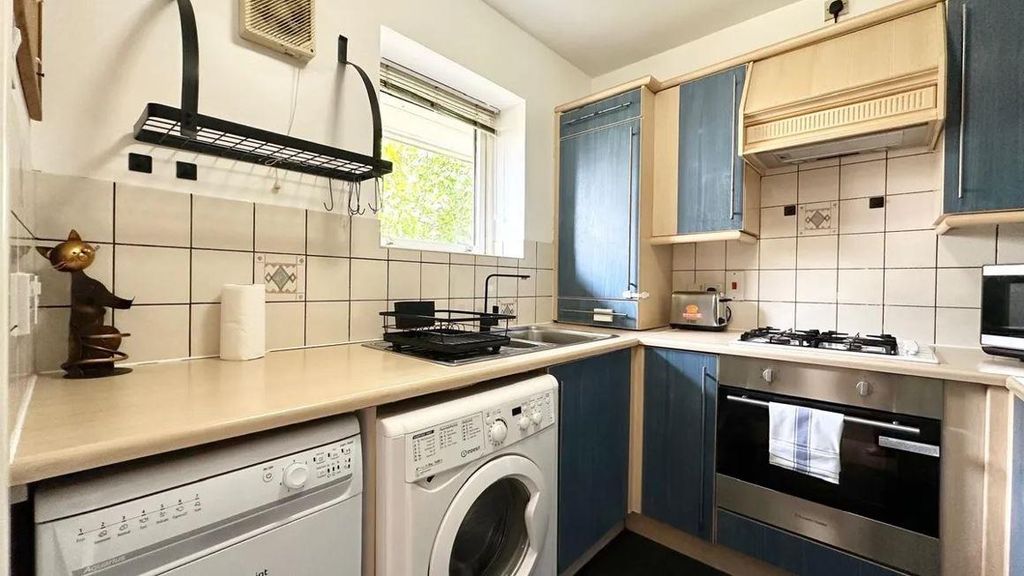 Property photo 3 of 11