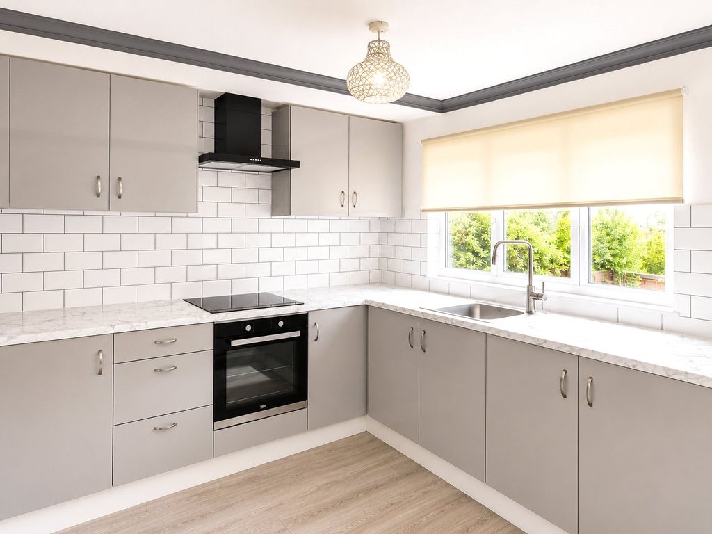 Property photo 3 of 7 Communal Kitchen