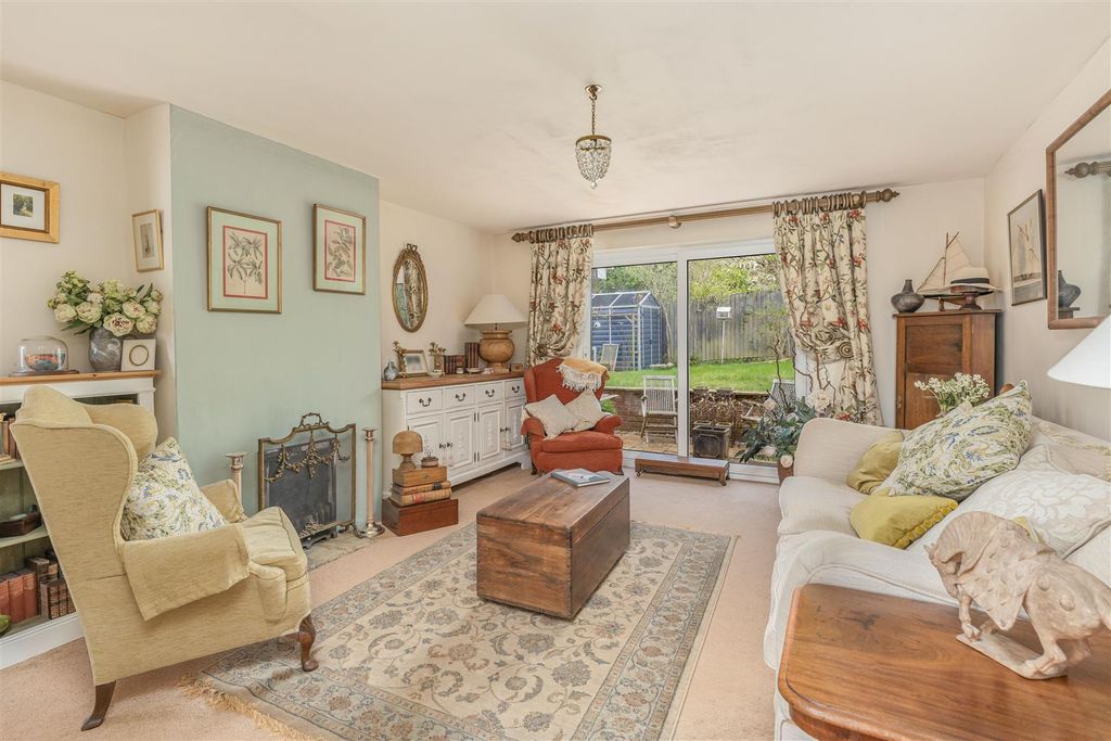 Property photo 2 of 25 21 Hastings Close, Banbury V2-5.Jpg