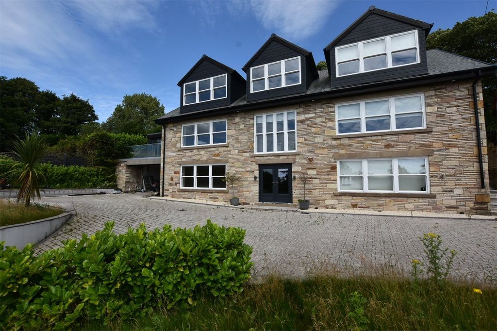 Property photo 1 of 28 External