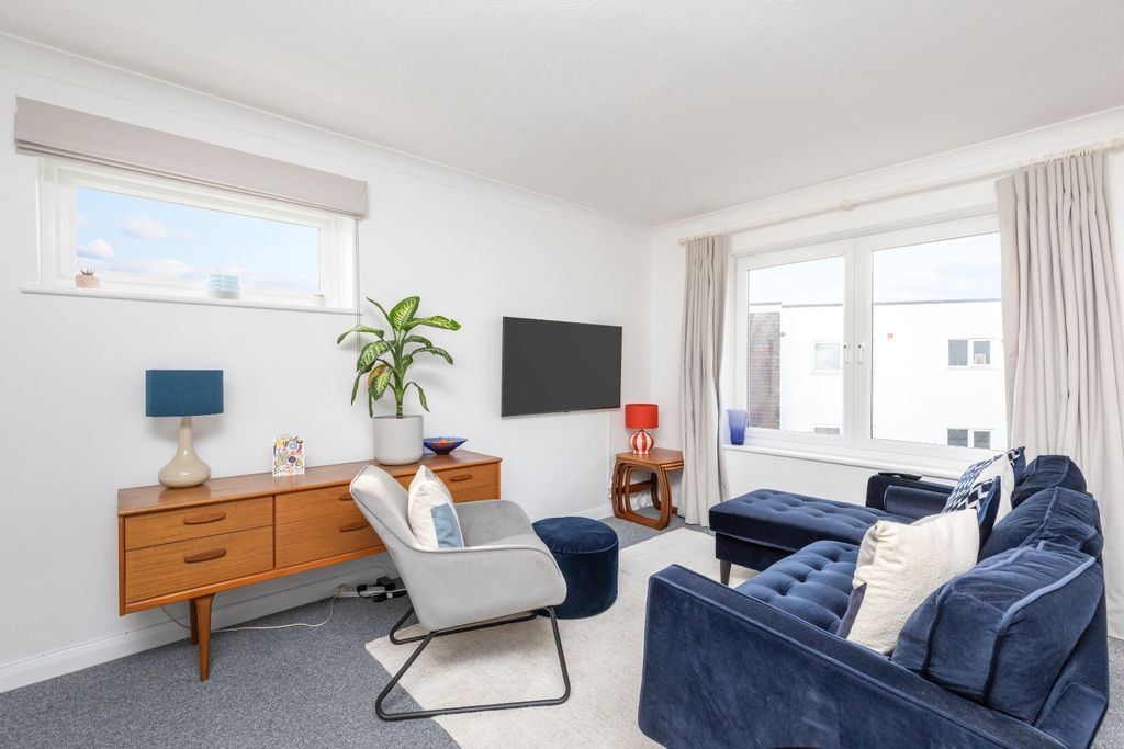 Property photo 3 of 11 4234076