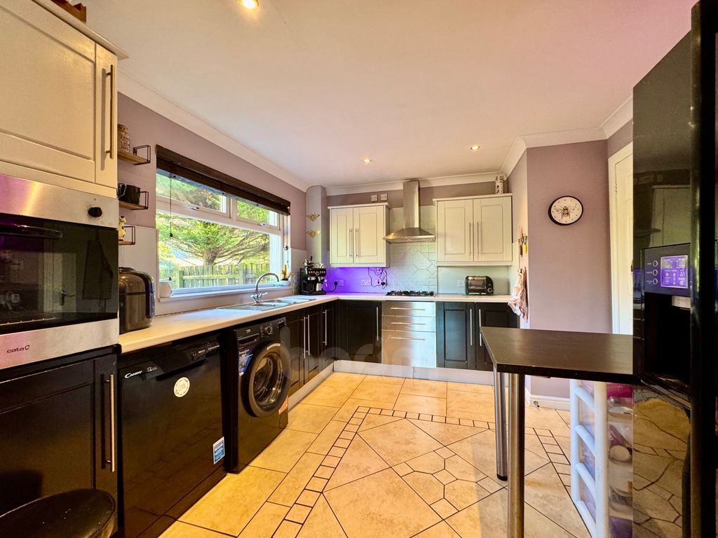 Property photo 2 of 30 Reform Street, Beith Dining Kitchen