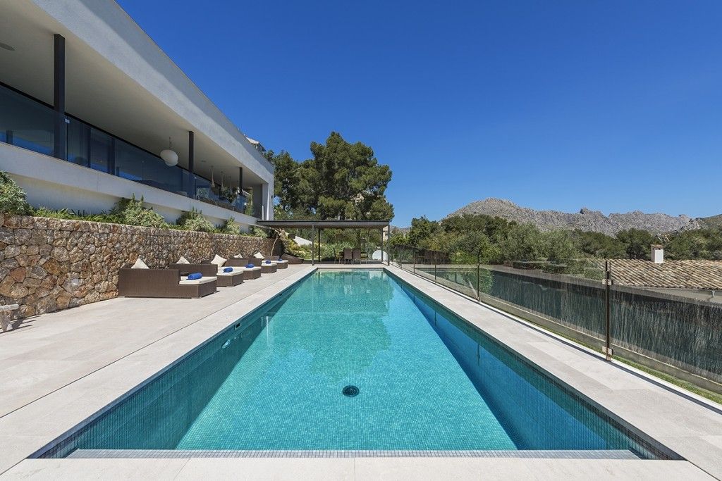 Property photo 2 of 20 Exterior (12)