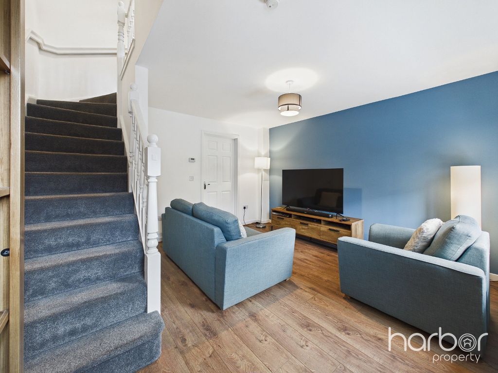 Property photo 3 of 18 5223274