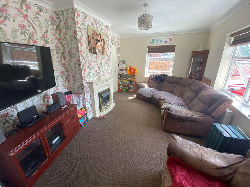 Property photo 2 of 25 Picture No. 18