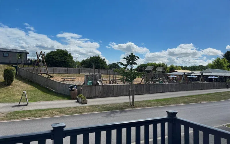 Property photo 2 of 10 Outlook Edit Web 1 802x505 F50 50