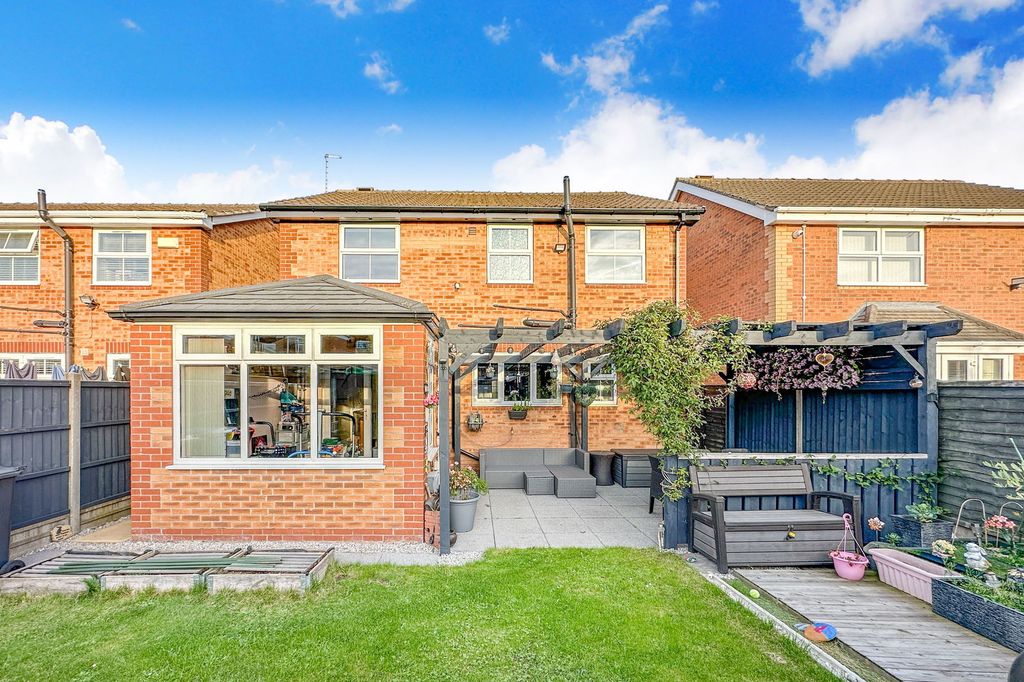 Property photo 2 of 18