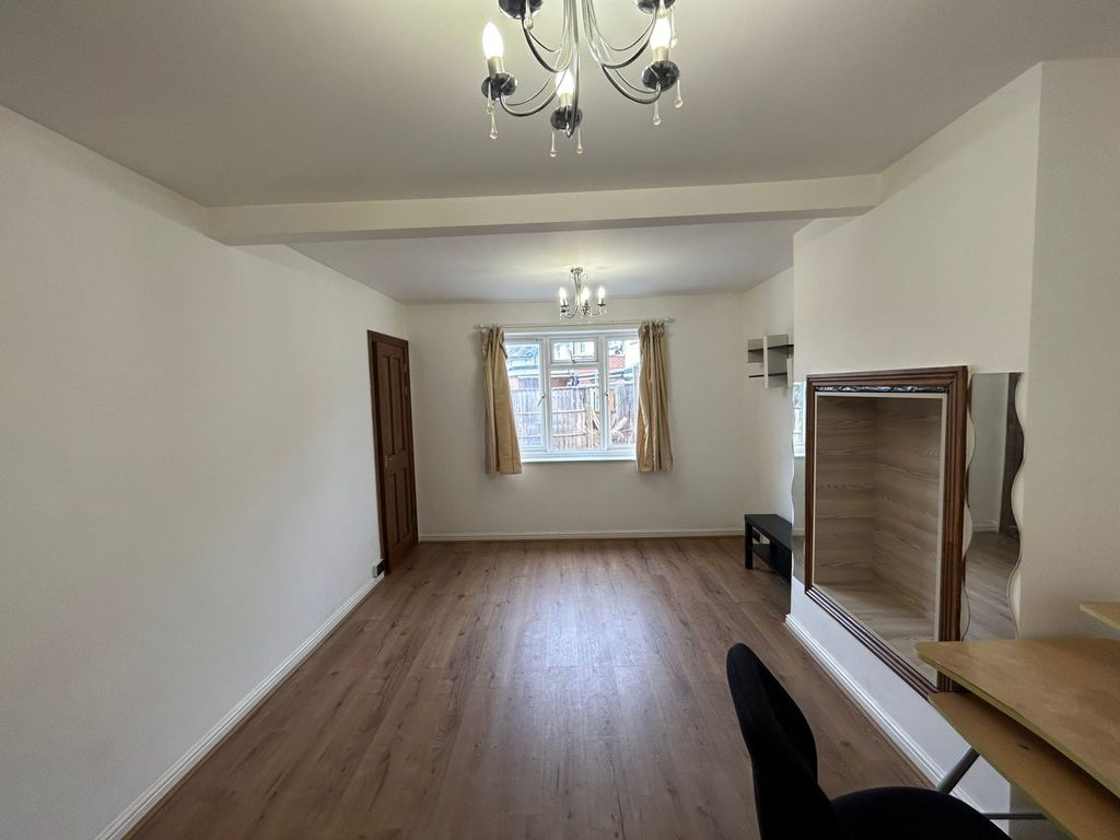 Property photo 3 of 9 Gallery